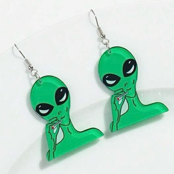 Green Alien Smoking Earrings – Funny Weirdcore Space Halloween Jewelry - Picture 11 of 11